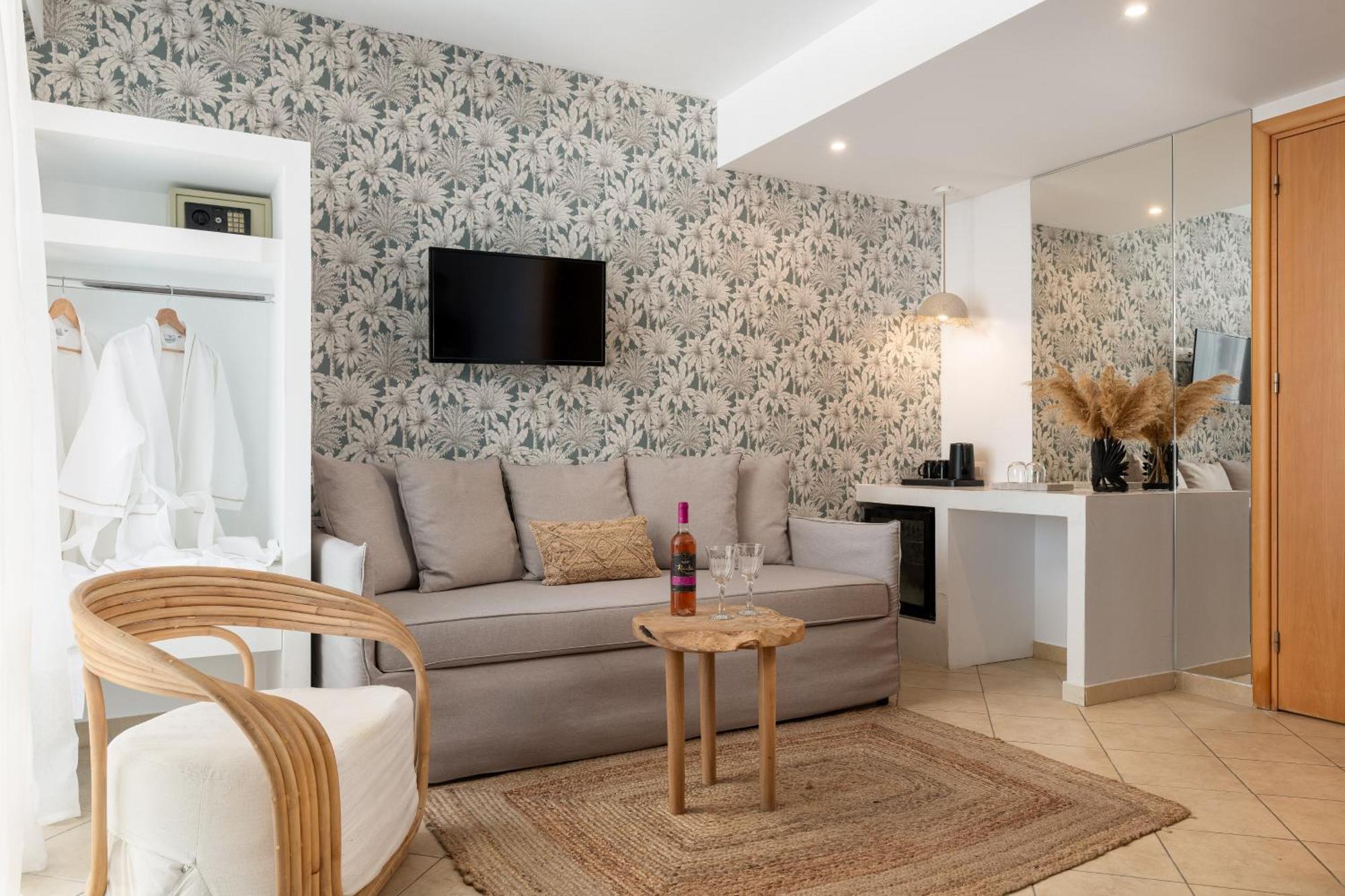 Diana Art Boutique Hotel 4*